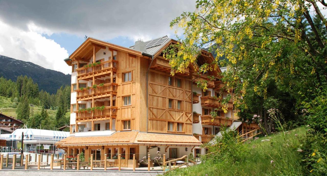 Campiglio Bellavista Hotel Madonna di Campiglio Exterior photo